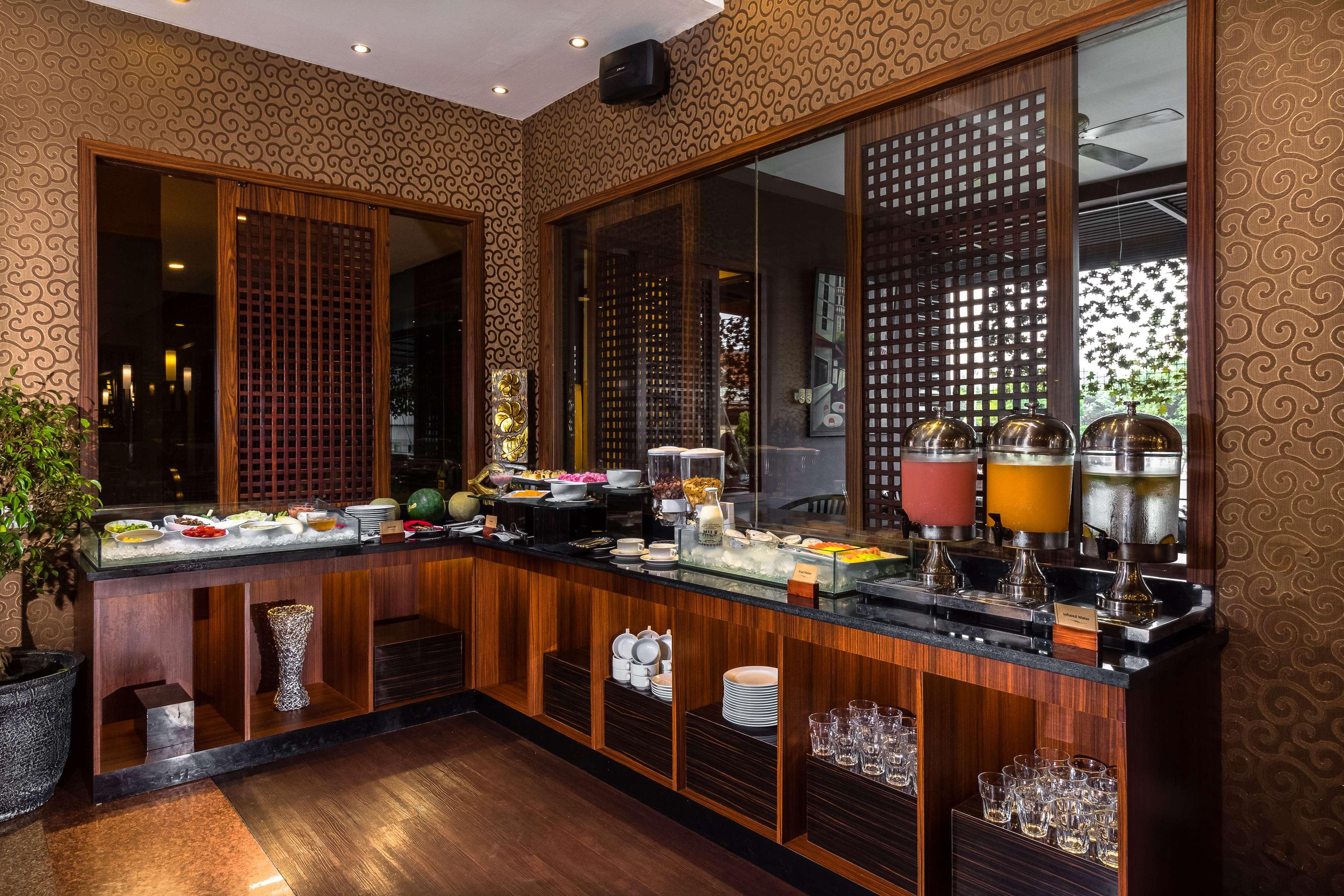 Best Western Senayan Джакарта Екстериор снимка