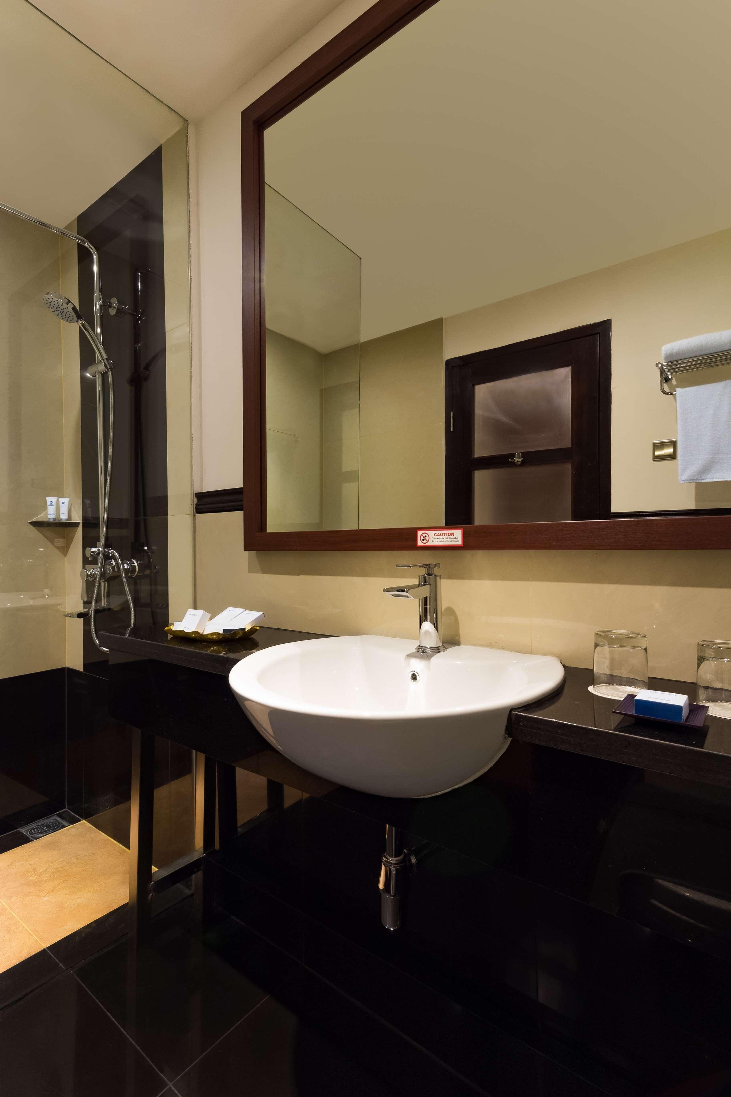 Best Western Senayan Джакарта Екстериор снимка