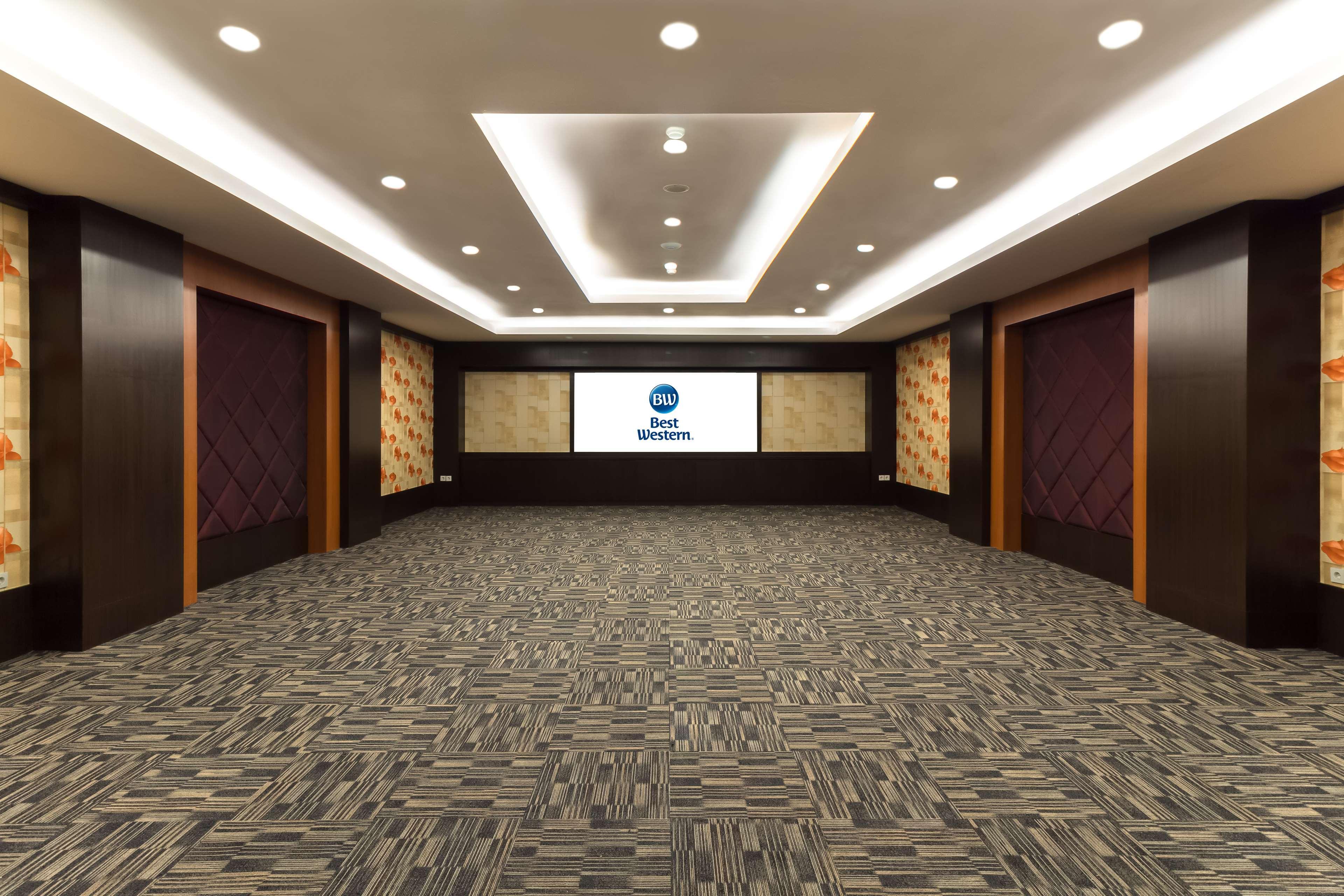 Best Western Senayan Джакарта Екстериор снимка