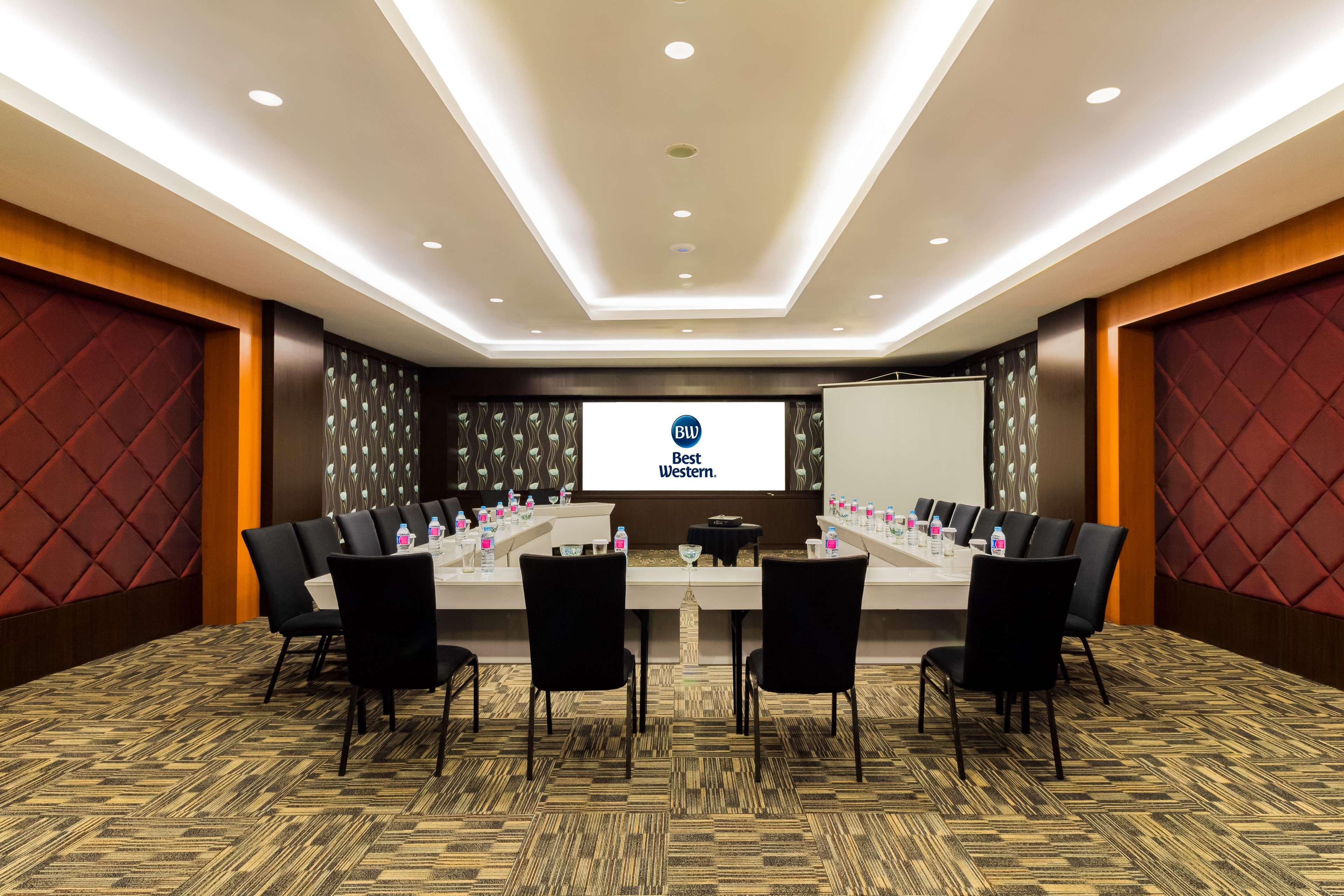 Best Western Senayan Джакарта Екстериор снимка